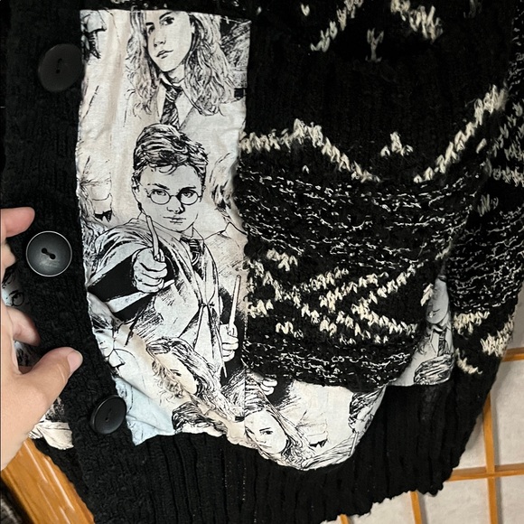 Catch One Black and White Patterned Cardigan - Picture 4 of 5